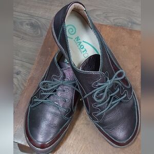 Naot laceup plum colored loafers